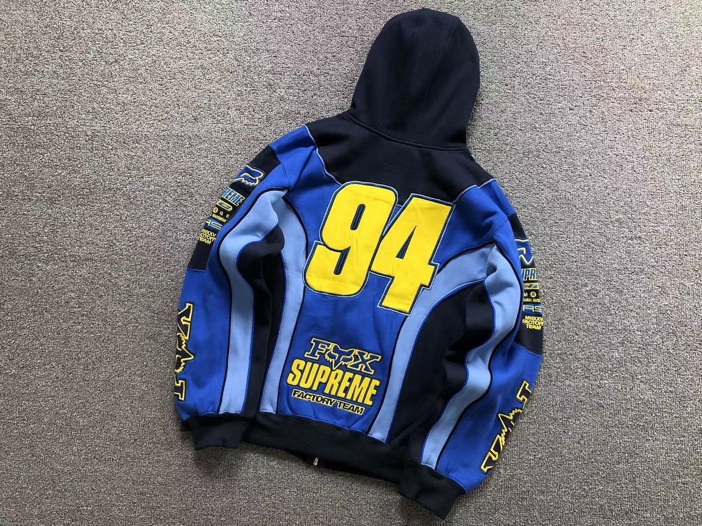 FELPA SUPREME ZIP HOODIE