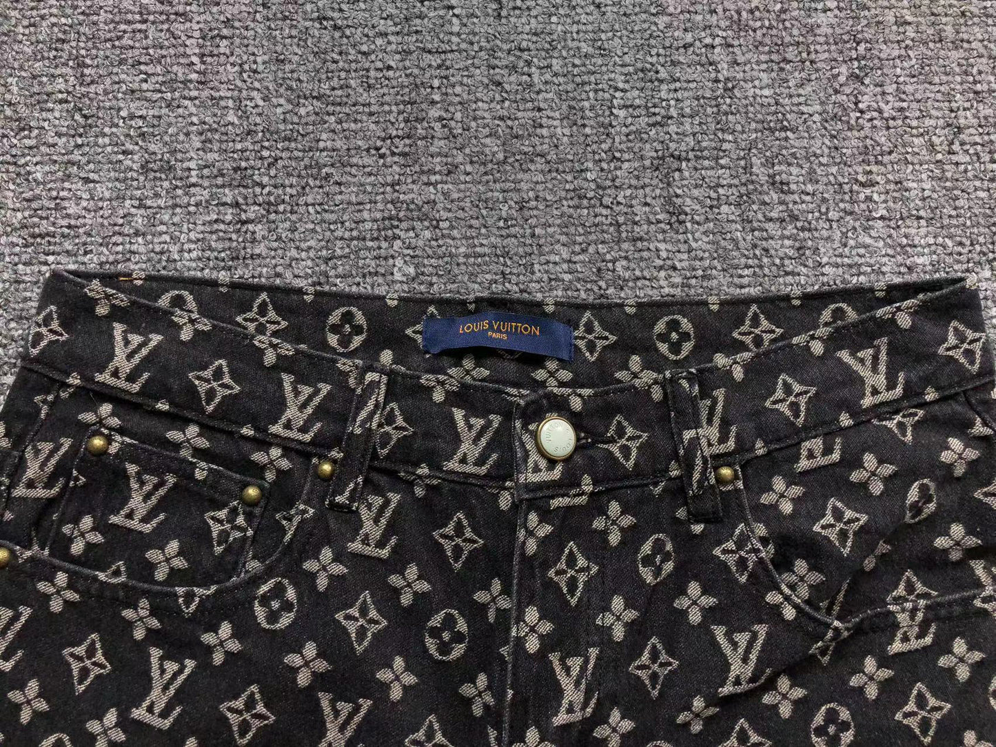 COMPLETO LV
