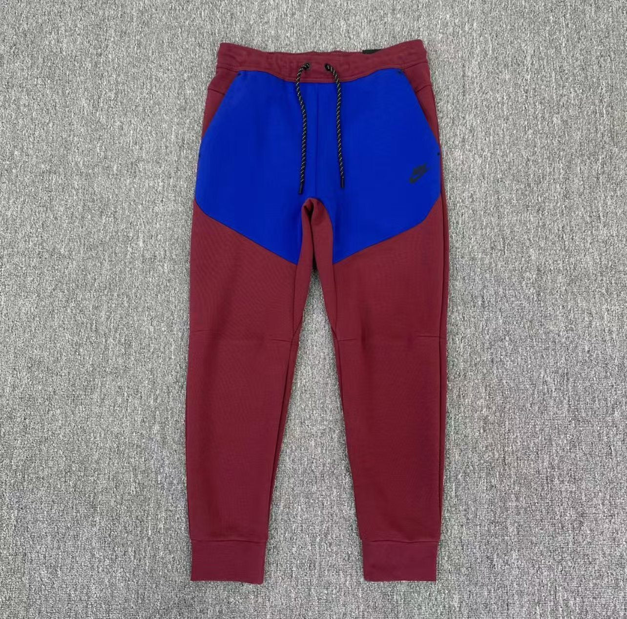 TUTA NIKE TECH FLEECE
