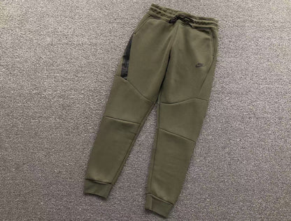 TUTA NIKE TECH FLEECE