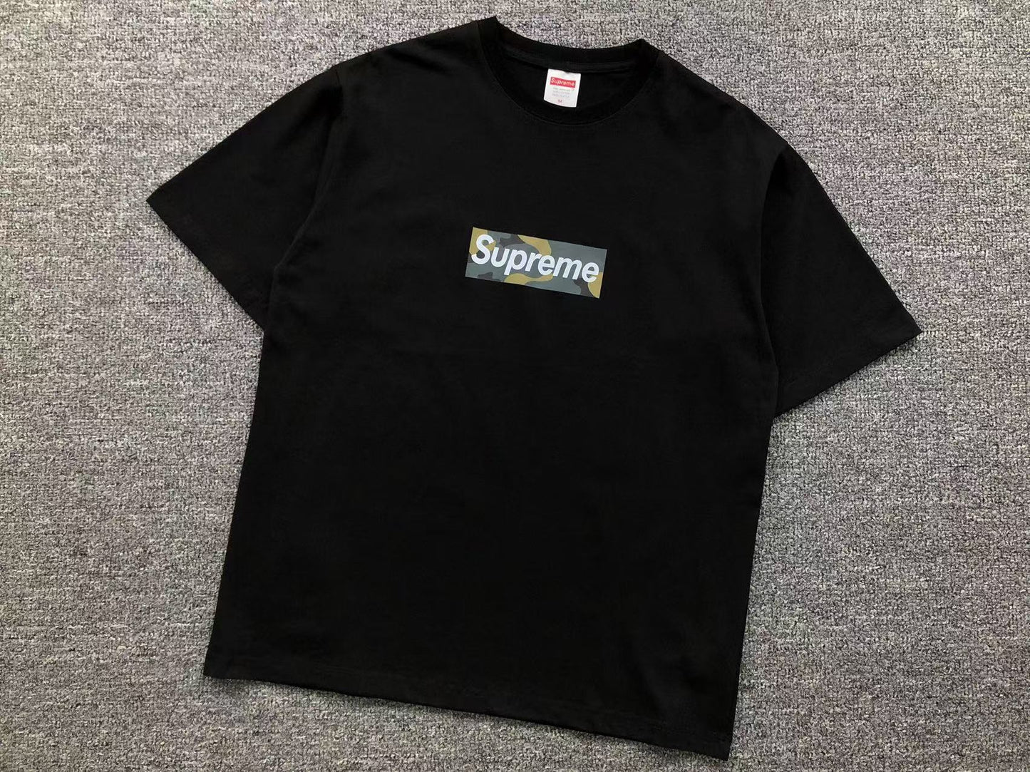 T-SHIRT SUPREME