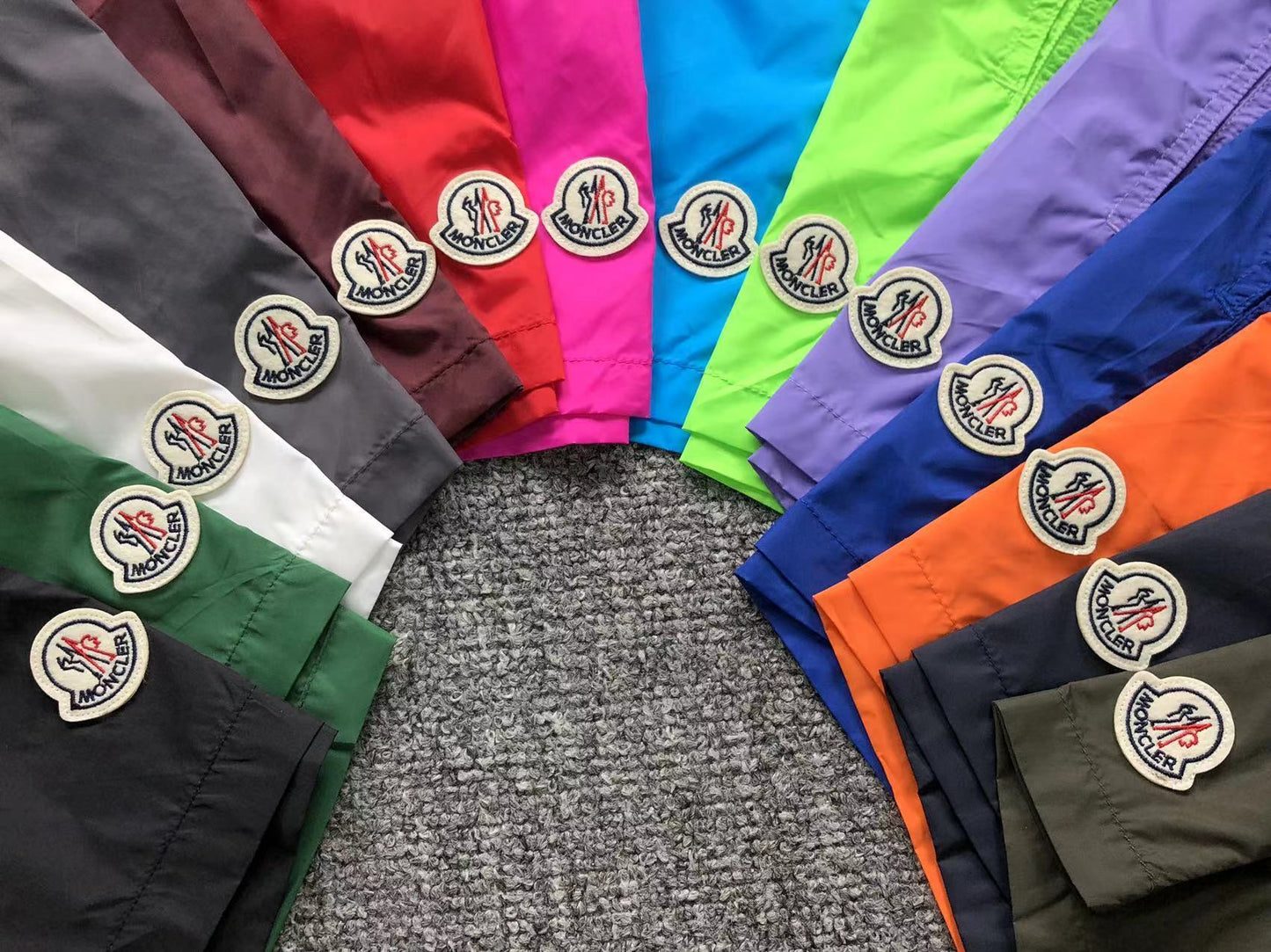 COSTUME MONCLER