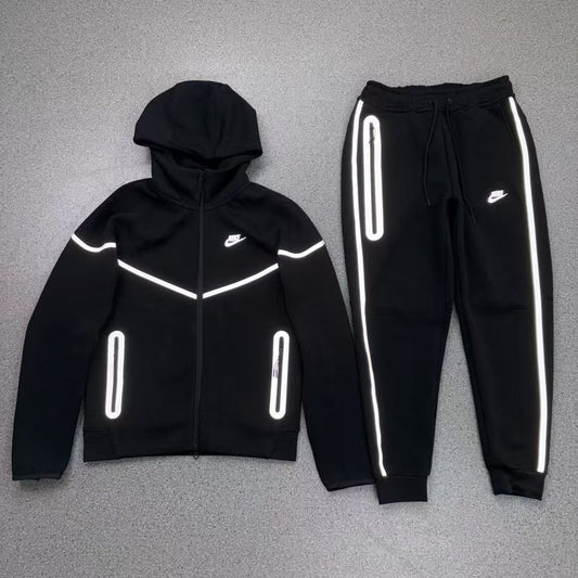 TUTA NIKE TECH FLEECE