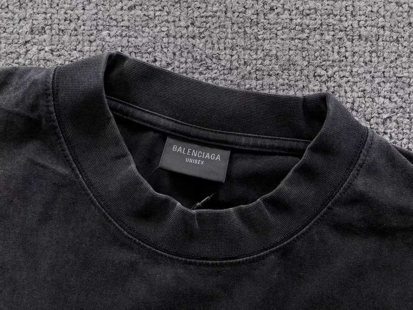 T-SHIRT BALENCIAGA