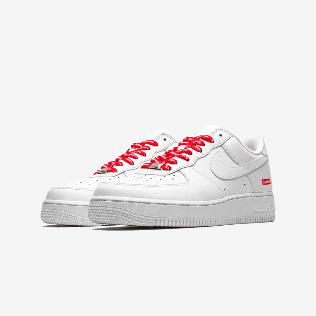 NIKE AIR FORCE 1 x SUPREME