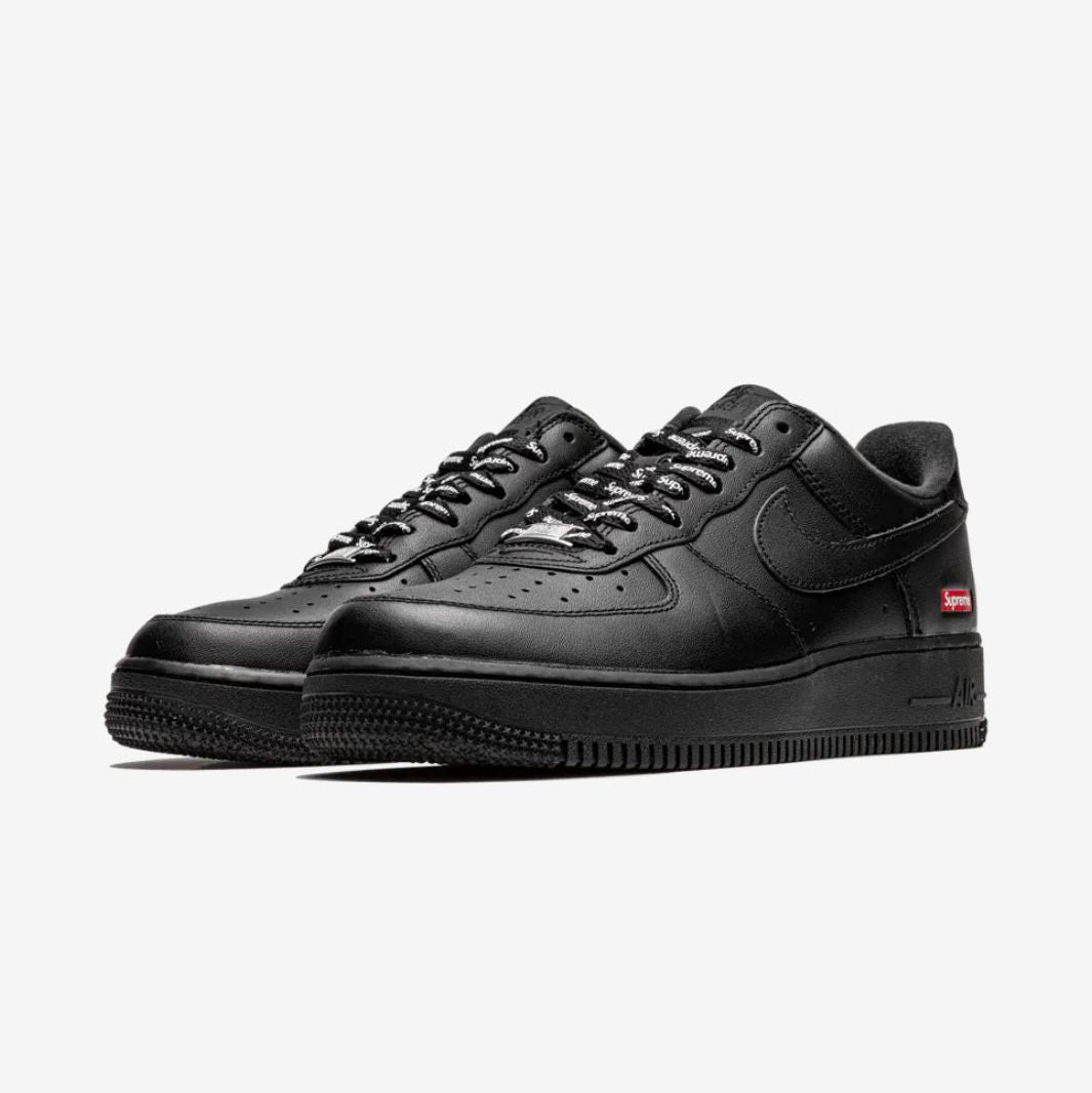 NIKE AIR FORCE 1 x SUPREME