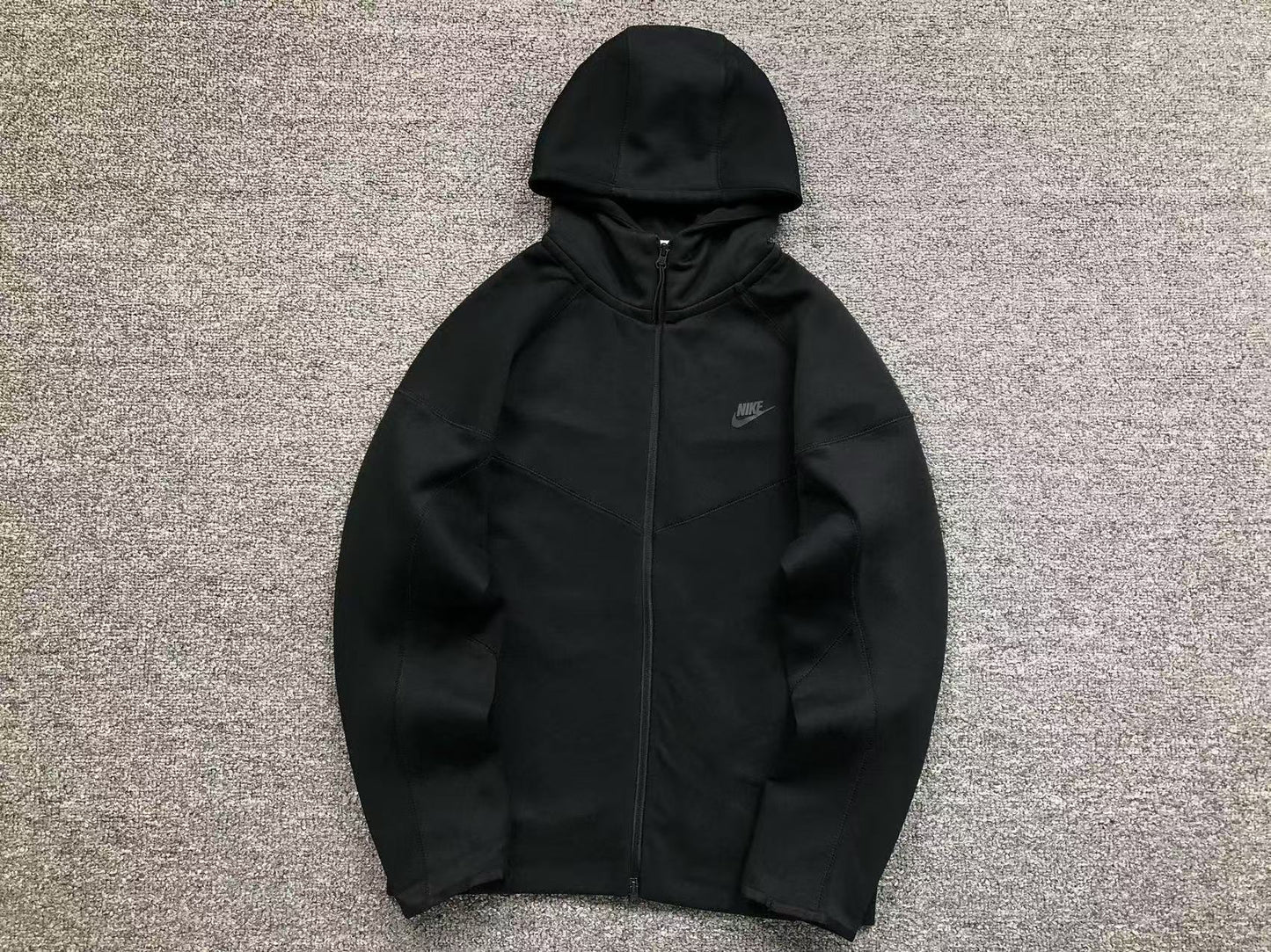 NIKE TECH FLEECE