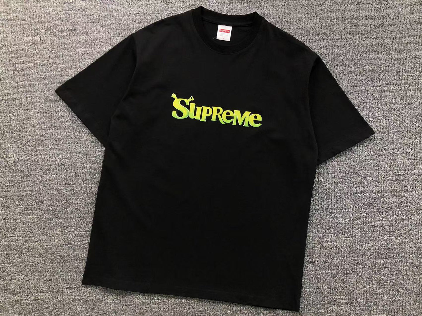T-SHIRT SUPREME
