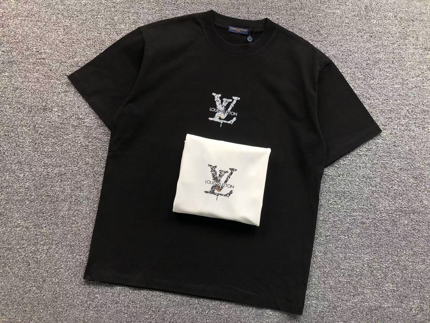 T-SHIRT LV