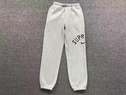 TUTA SUPREME x NIKE