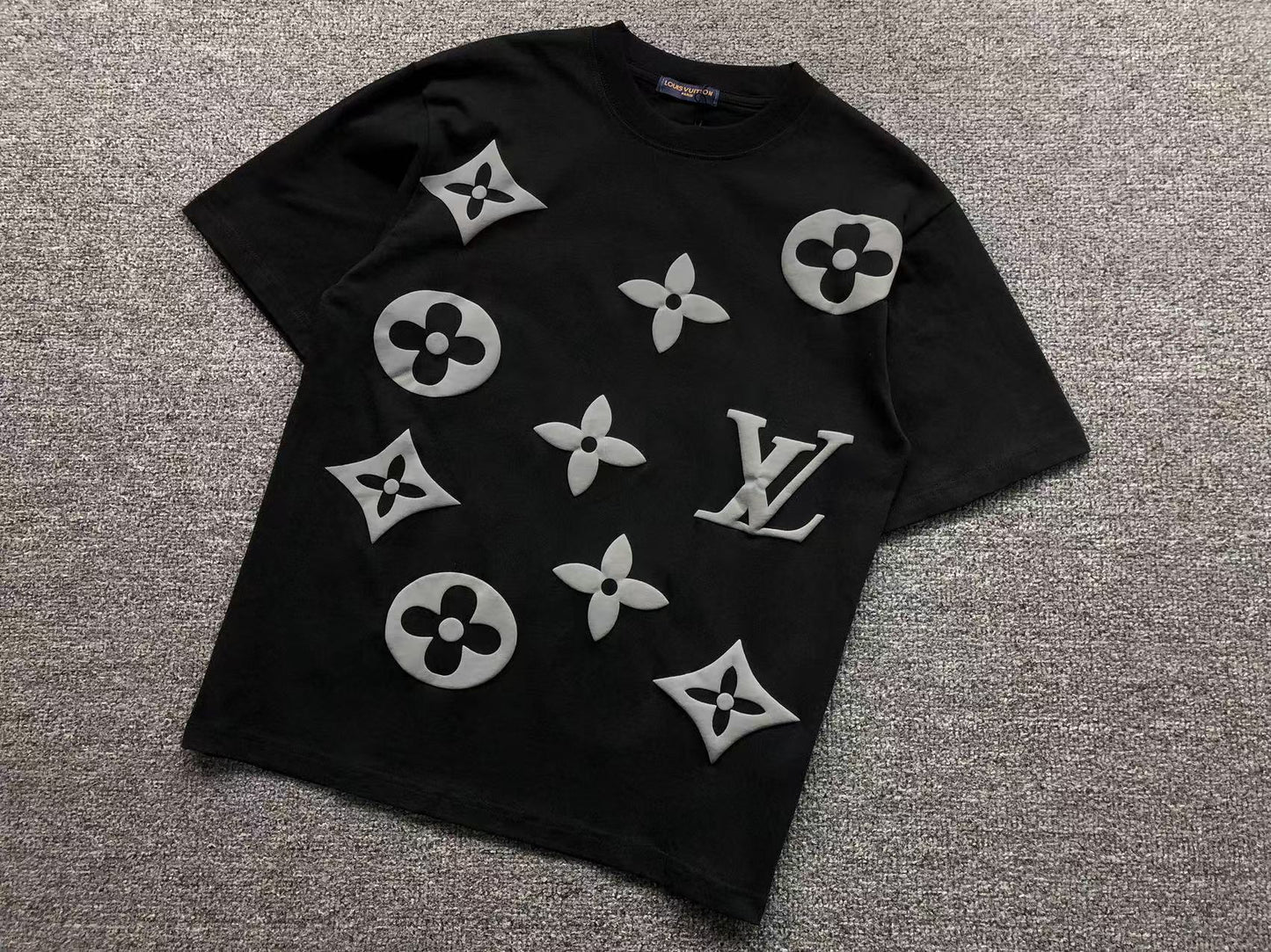 T-SHIRT LV