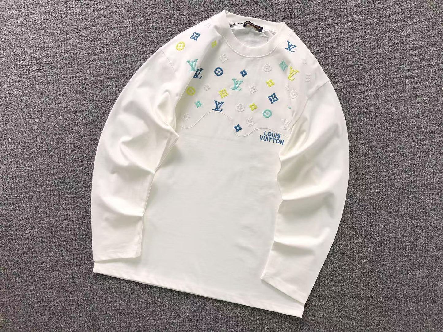 T-SHIRT LV LONGSLEEVE