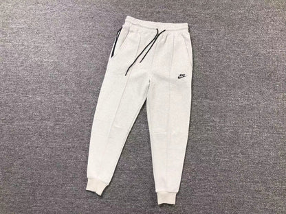 NIKE TECH FLEECE