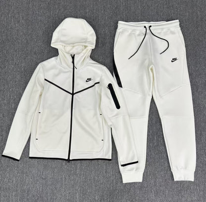 TUTA NIKE TECH FLEECE