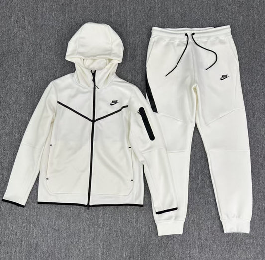 TUTA NIKE TECH FLEECE