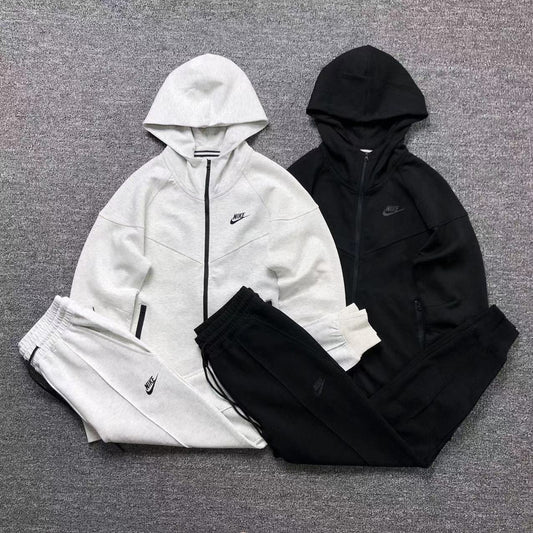 NIKE TECH FLEECE
