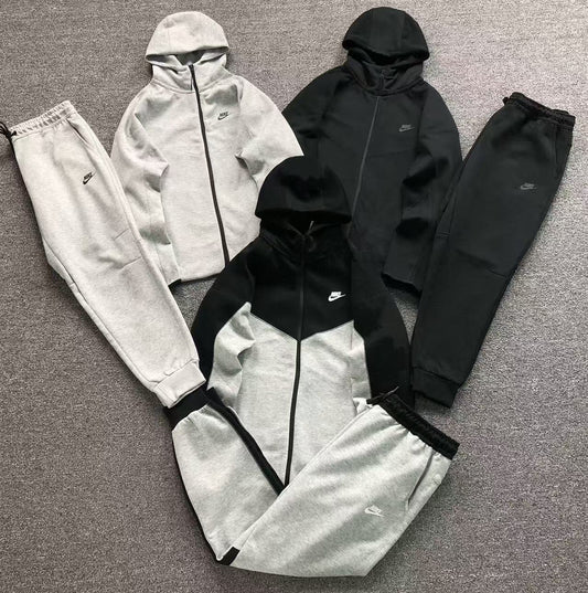 NIKE TECH FLEECE