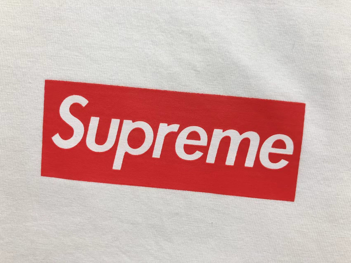 T-SHIRT SUPREME