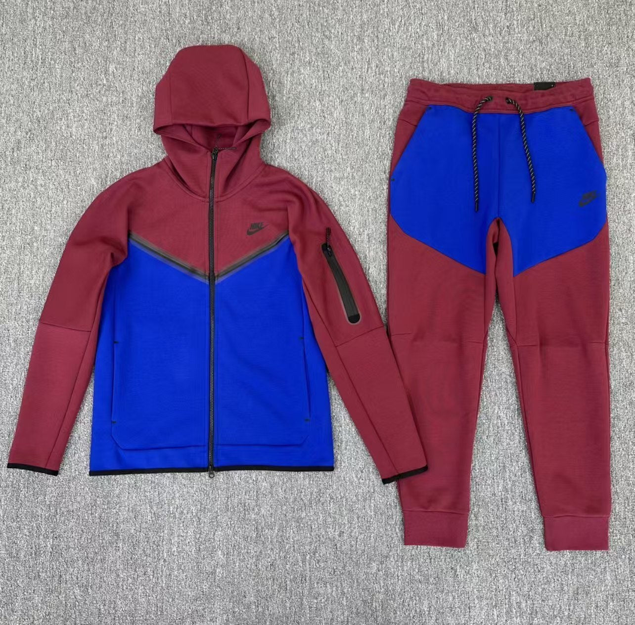 TUTA NIKE TECH FLEECE