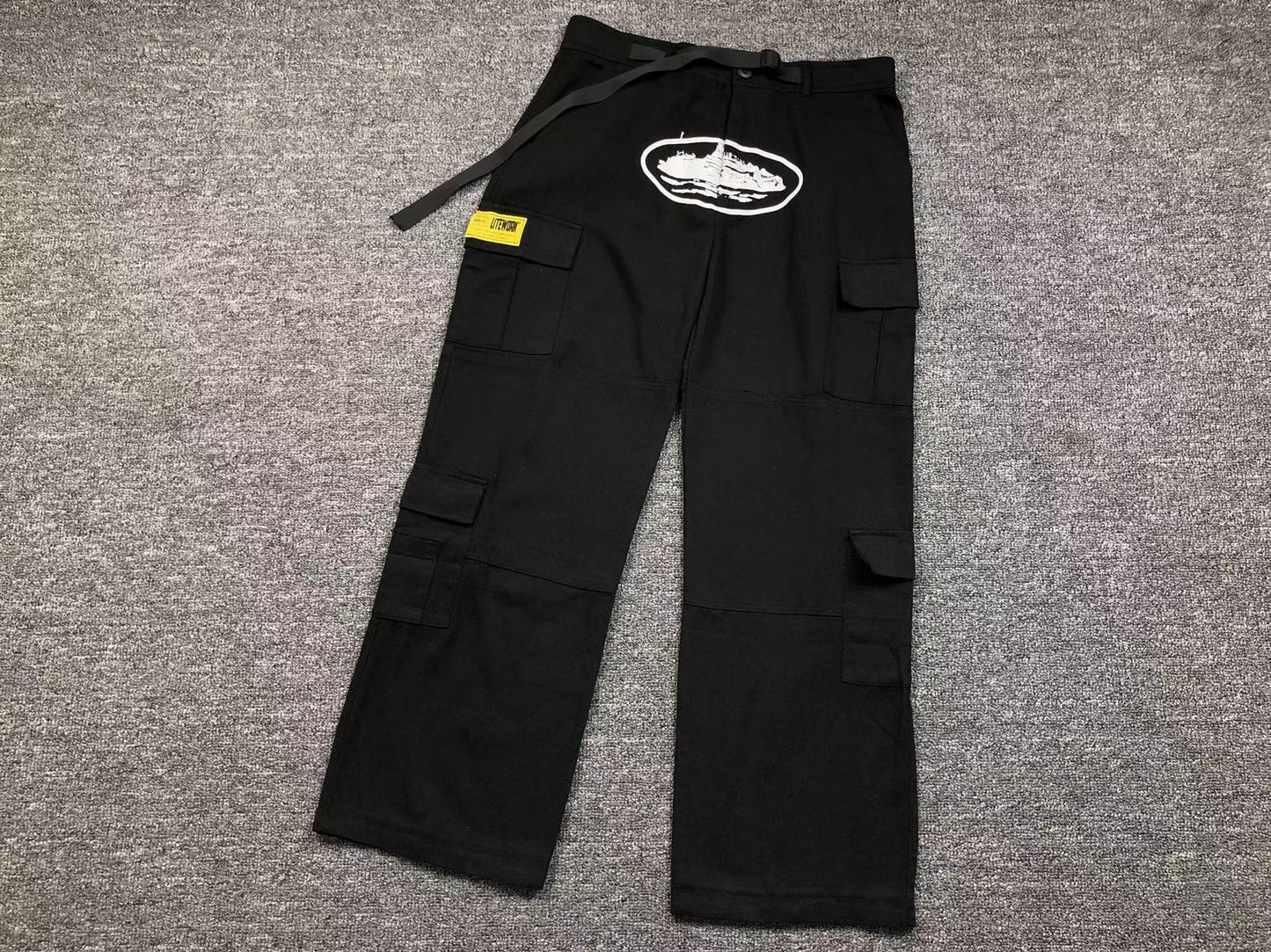 PANTALONI CORTEIZ