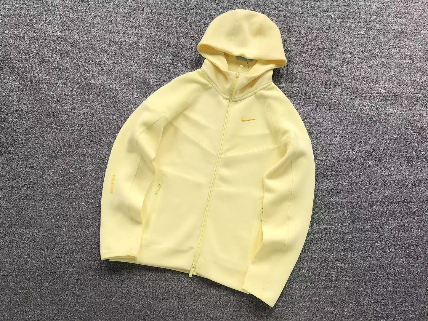 TUTA NIKE TECH FLEECE x NOCTA