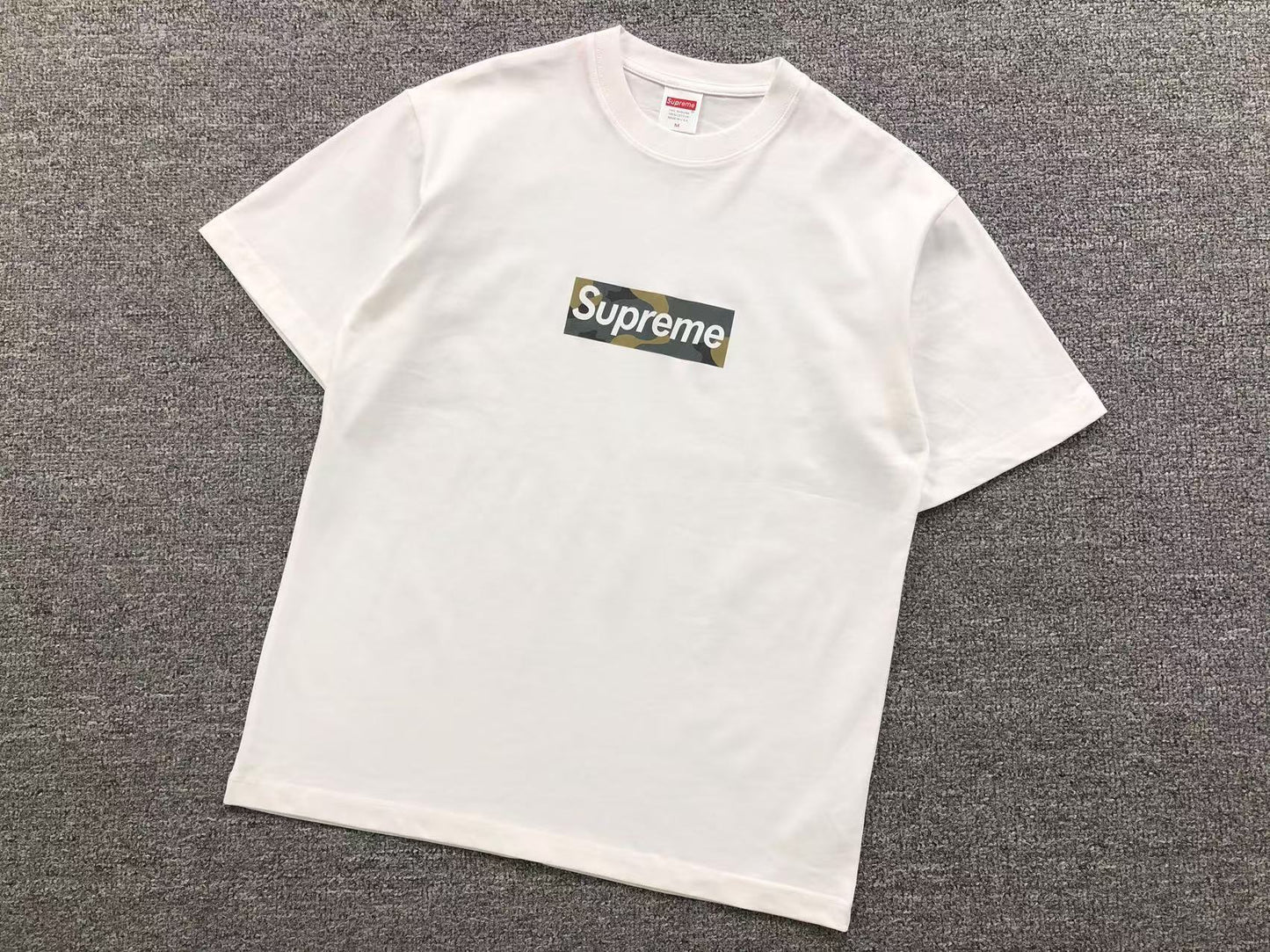 T-SHIRT SUPREME
