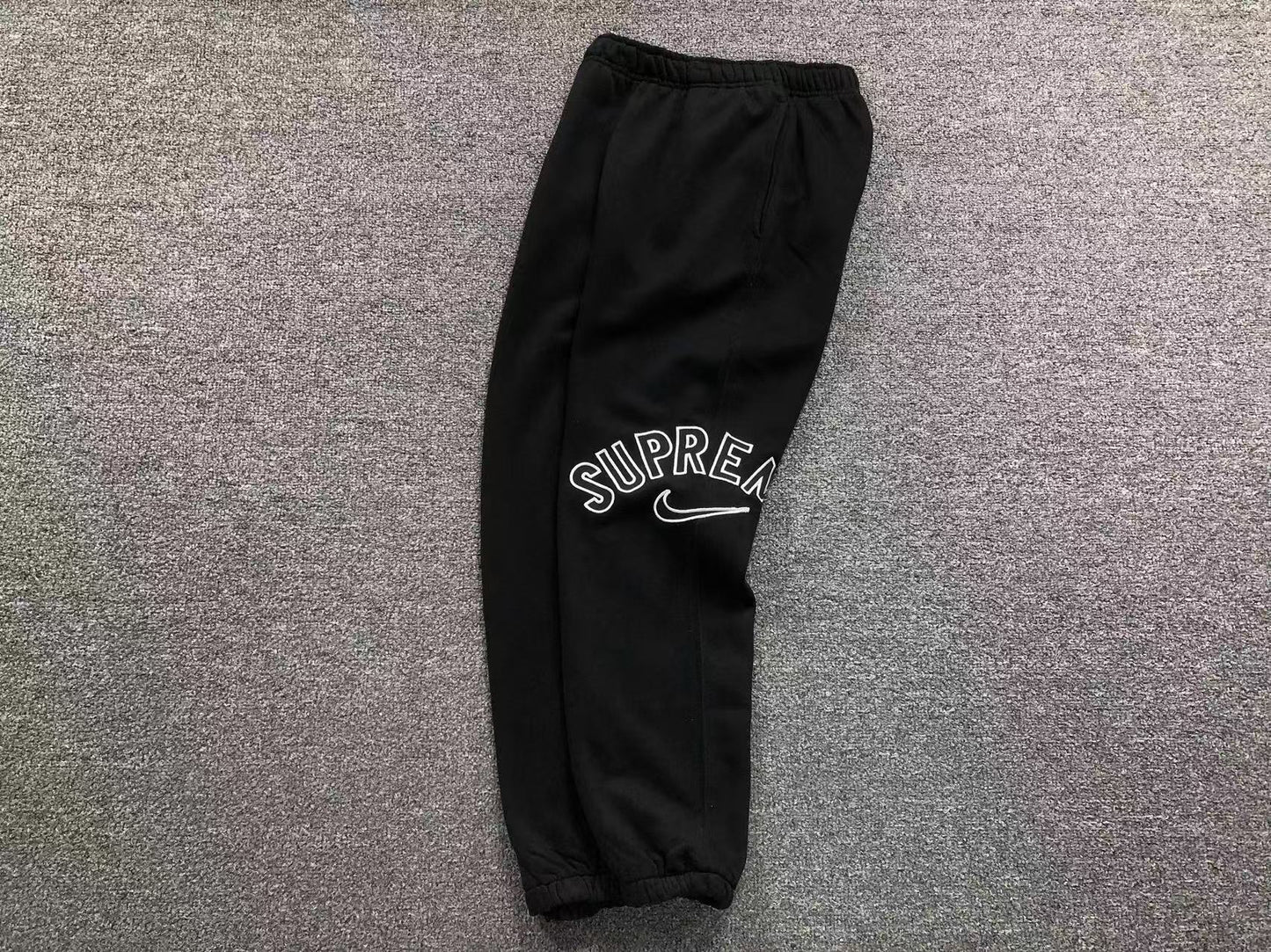 TUTA SUPREME x NIKE