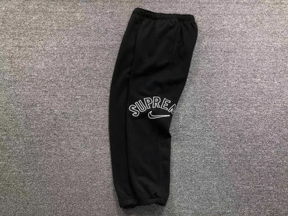 TUTA SUPREME x NIKE