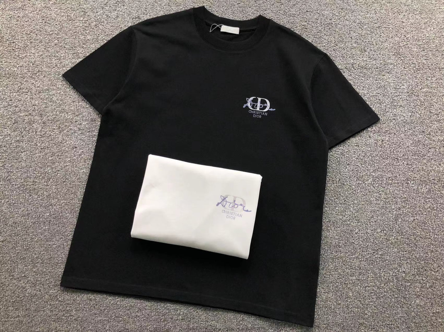 T-SHIRT DIOR