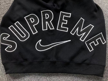 TUTA SUPREME x NIKE