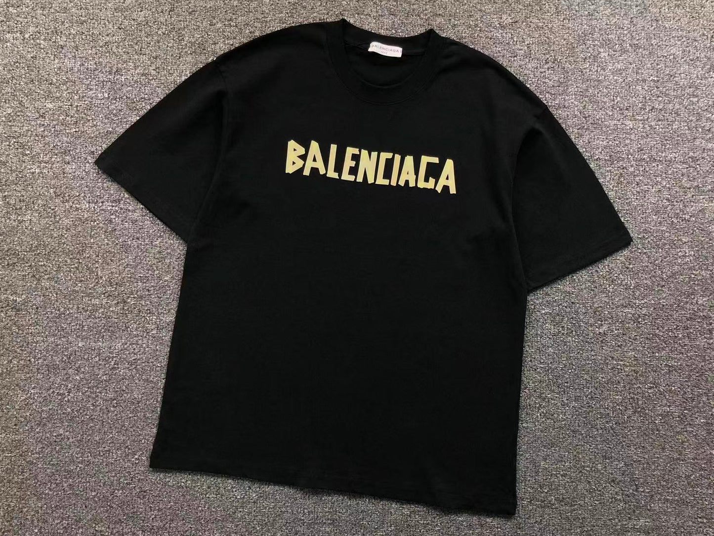 T-SHIRT BALENCIAGA