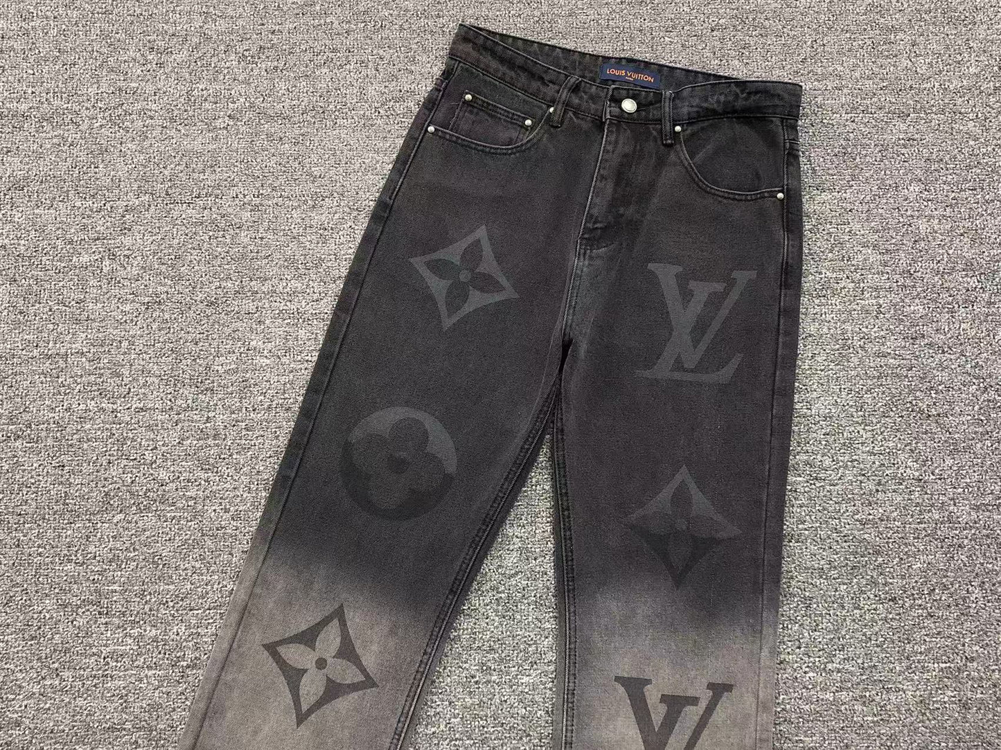 JEANS LV