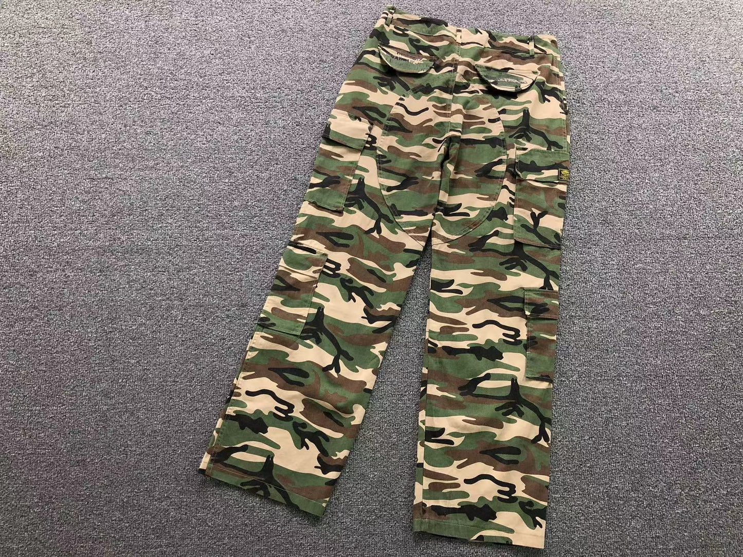 PANTALONI CORTEIZ
