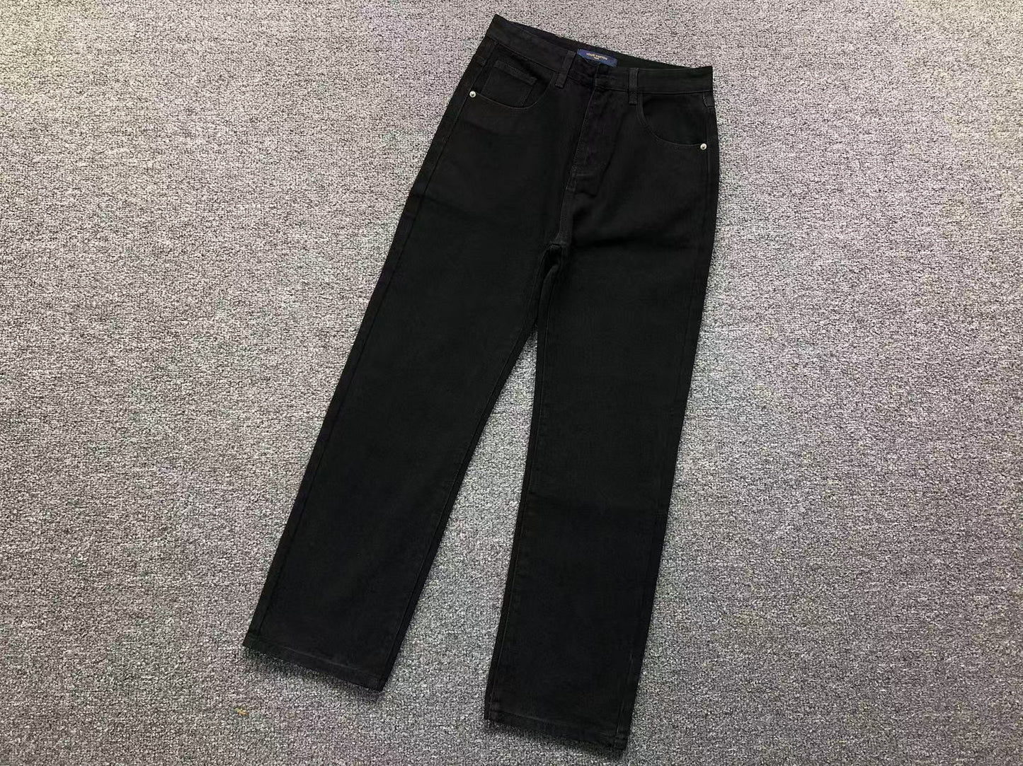 JEANS LV