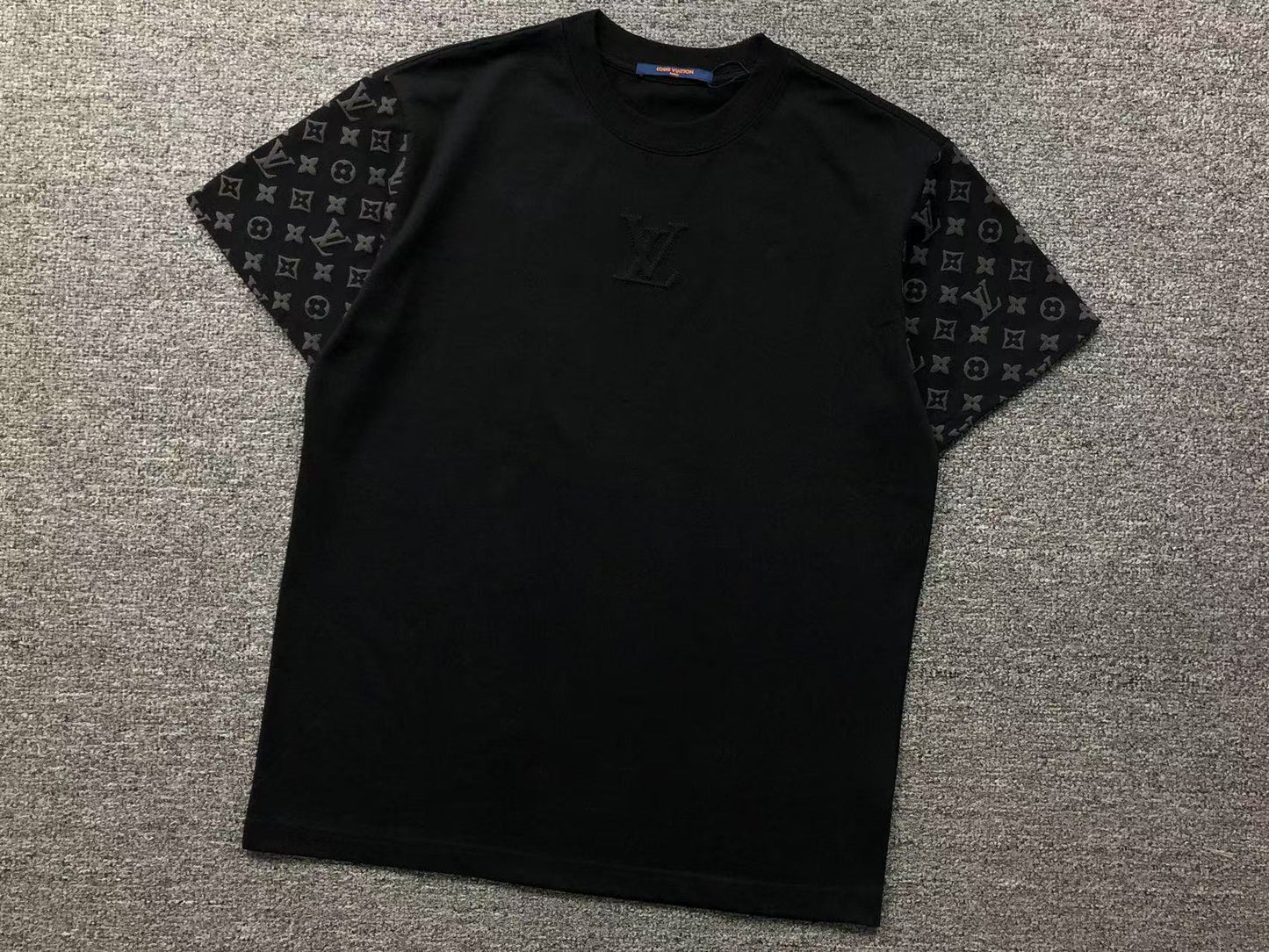 T-SHIRT LV