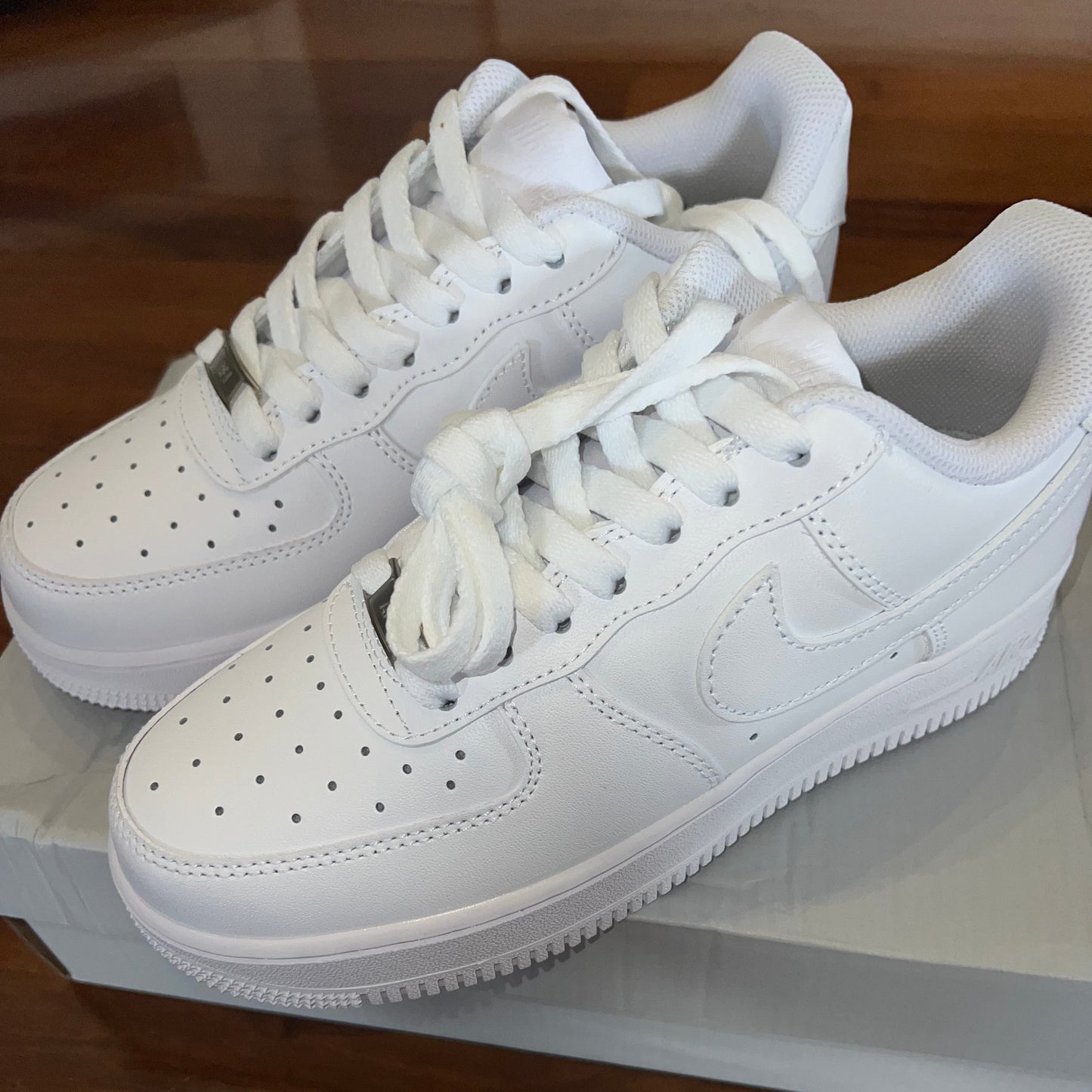 NIKE AIR FORCE 1