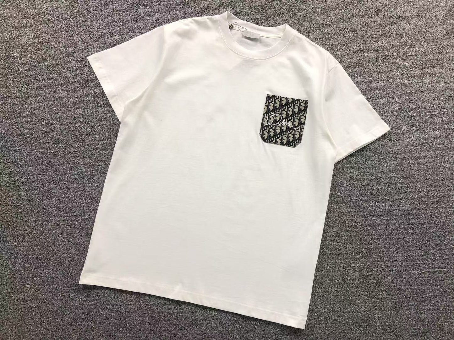 T-SHIRT DIOR