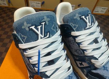 LV TRAINER