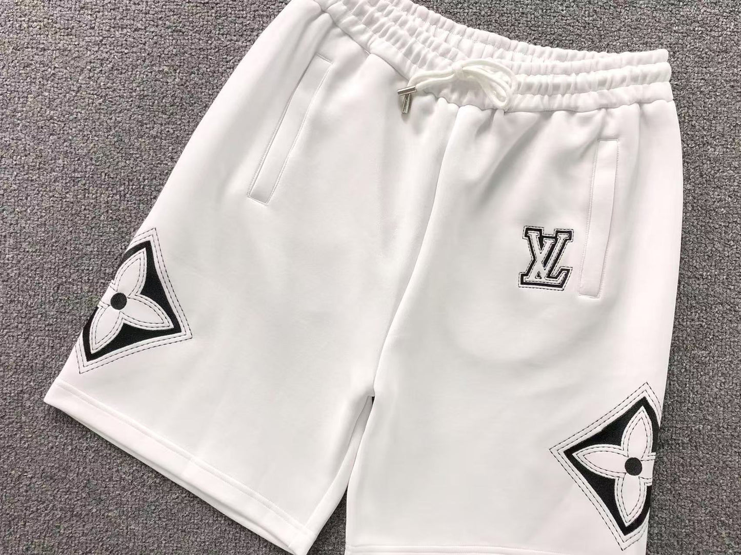 PANTALONCINI LV