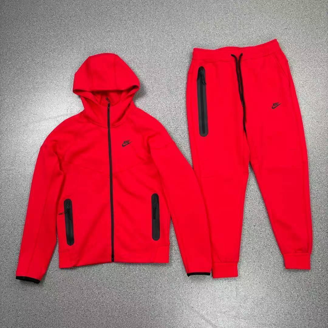 TUTA NIKE TECH FLEECE
