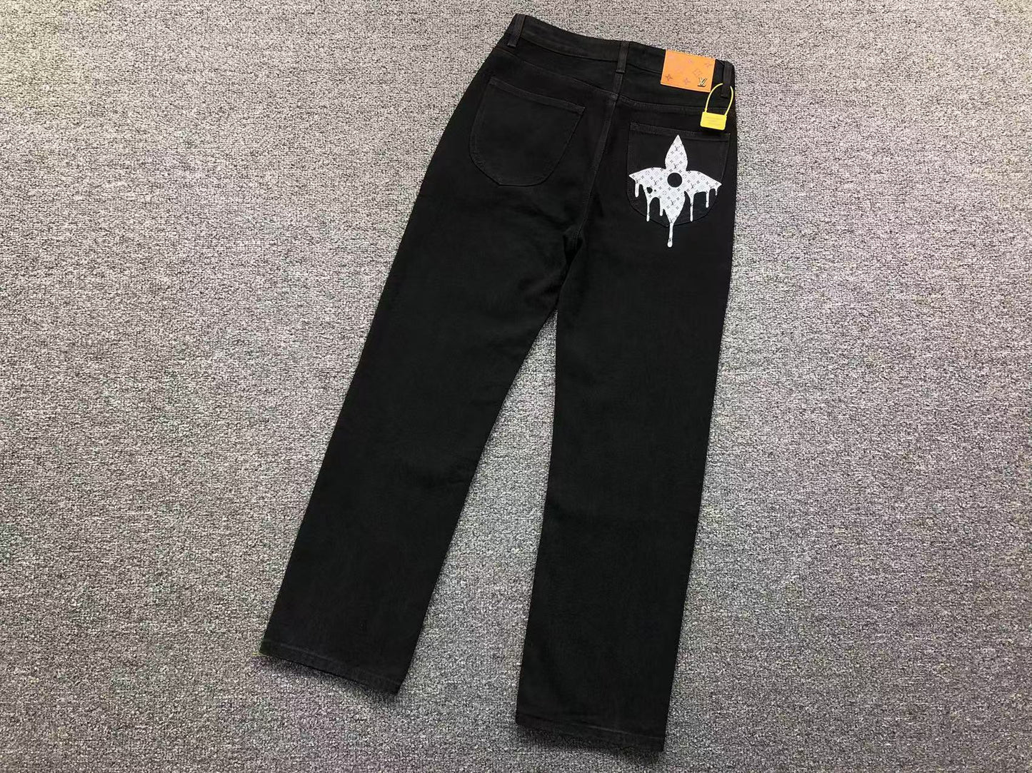 JEANS LV