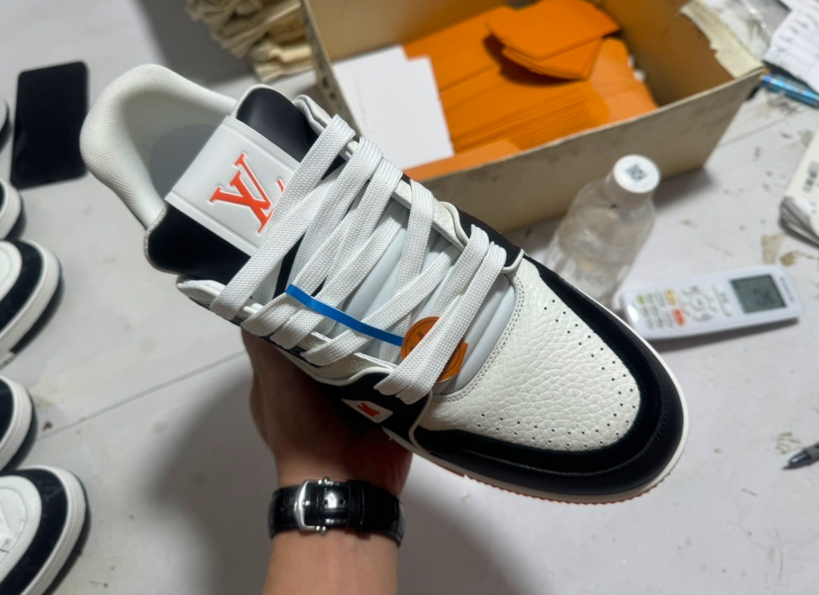 LV TRAINER