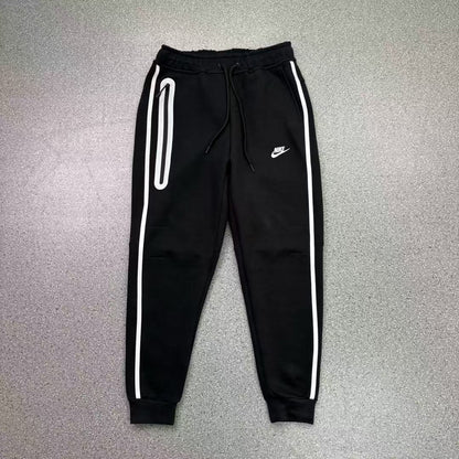 TUTA NIKE TECH FLEECE