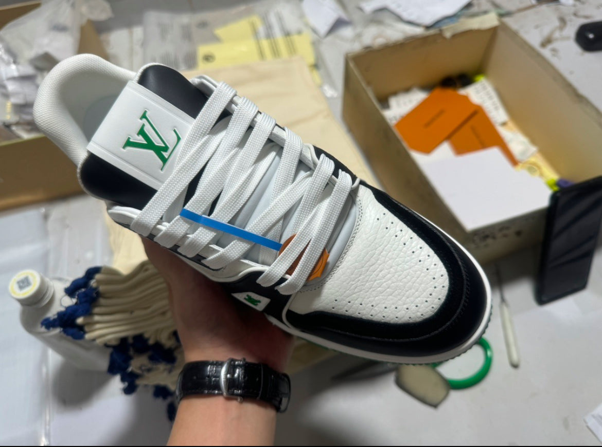 LV TRAINER