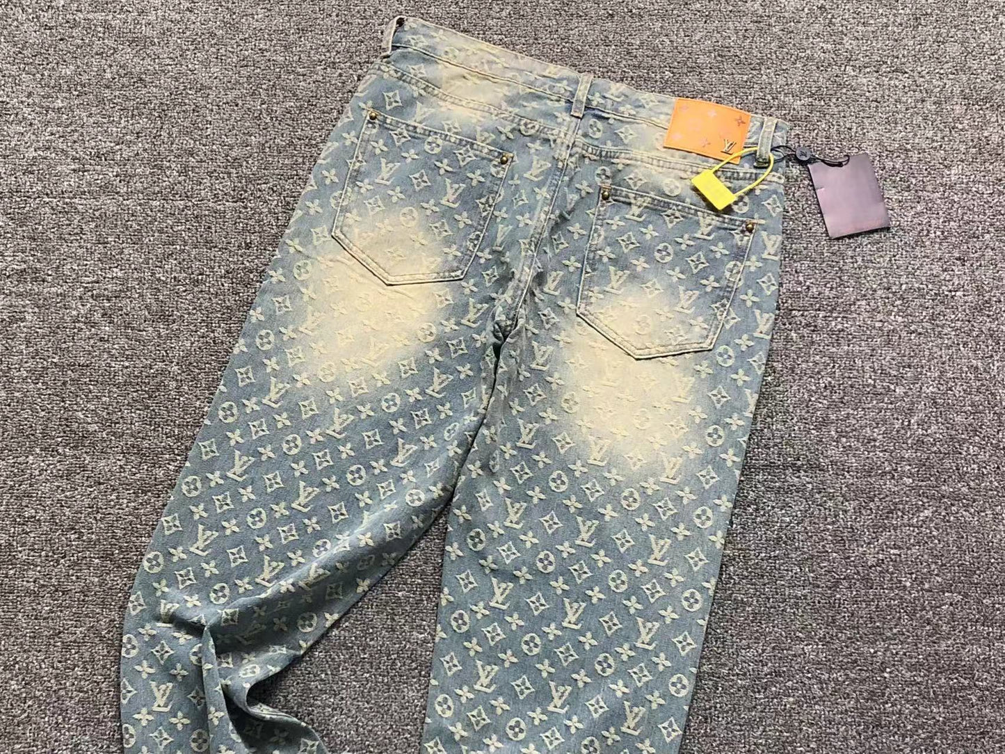 JEANS LV