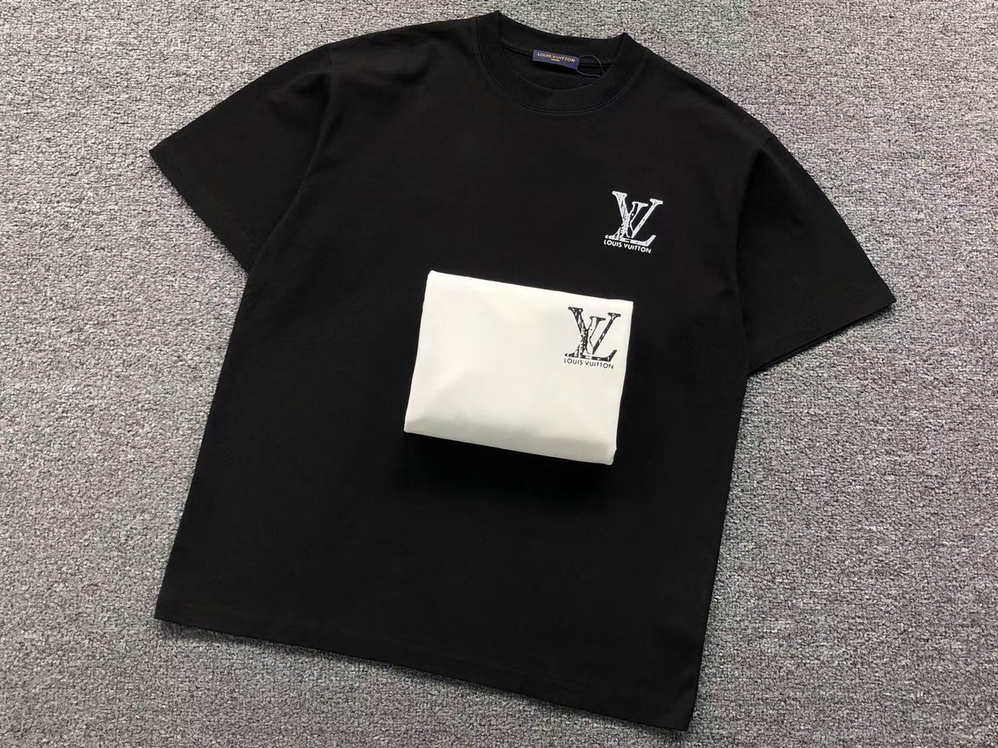 T-SHIRT LV