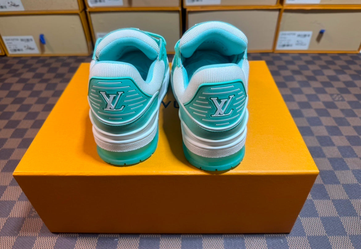 LV TRAINER