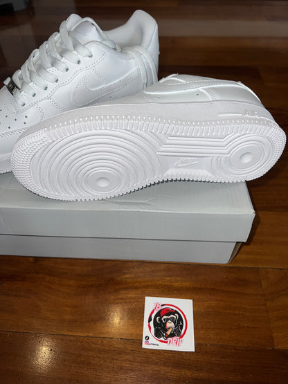 NIKE AIR FORCE 1