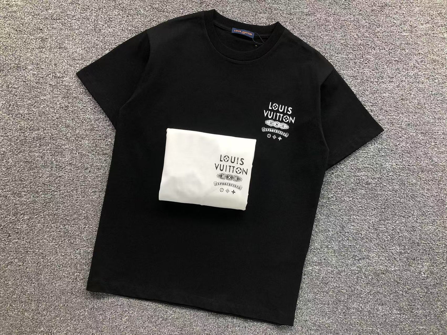 T-SHIRT LV