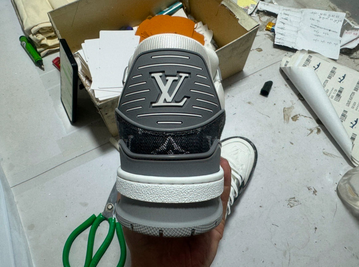 LV TRAINER